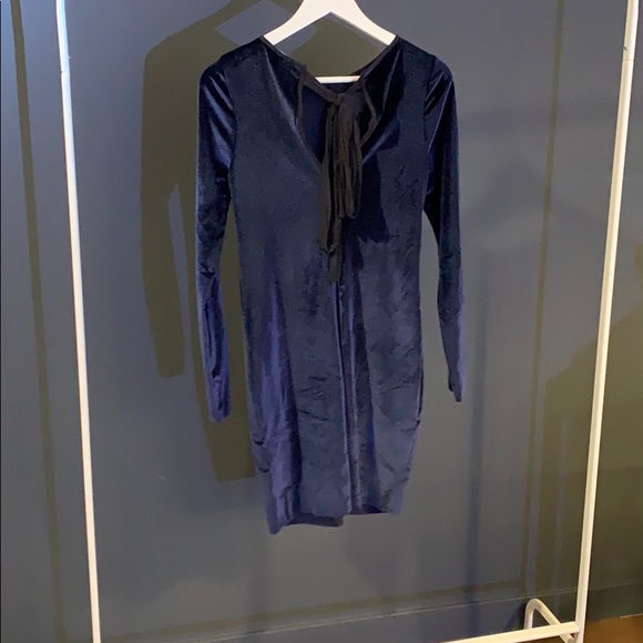 Calvin Rucker Long Sleeve Tie Back Velvet Dress - Picture 4 of 5